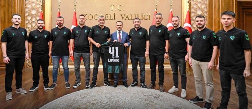 Enver Güler başkanlığında Hodri Meydan Yönetimi Vali Aktaş'a gitti